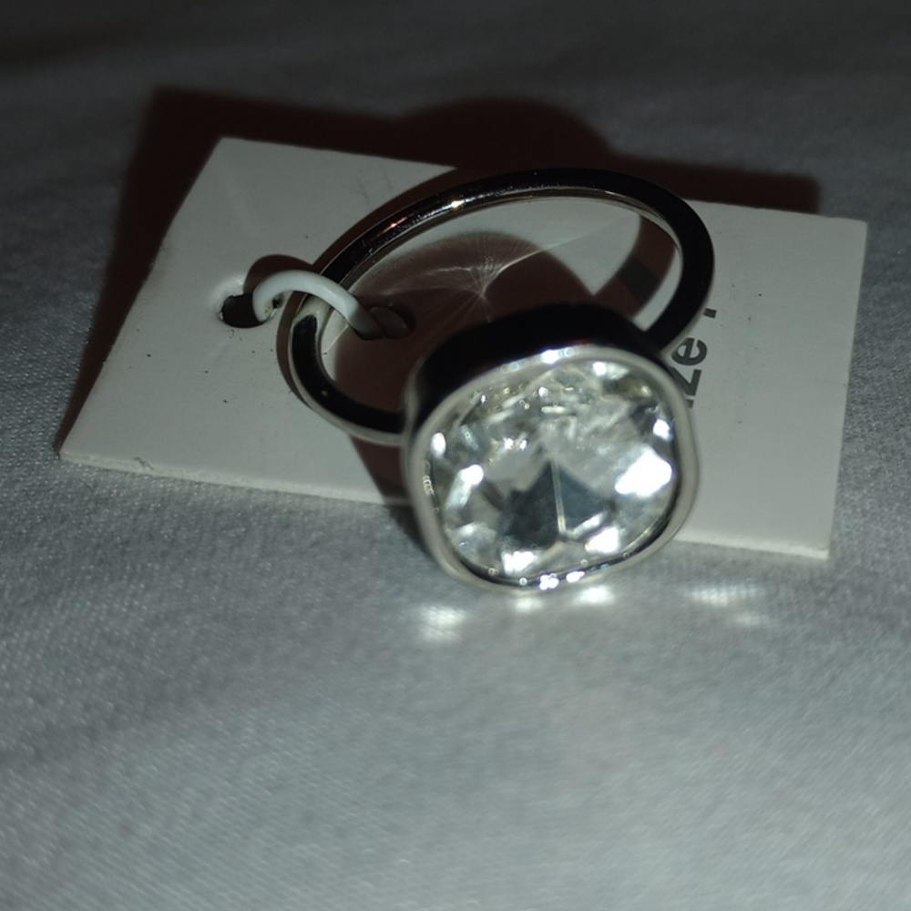 Size 7 ring - Picture 4 of 4